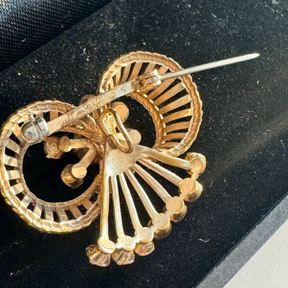 Van Dell Demi-Parure Gold Brooch and Earrings Vintage Set in Gold and Pink - Picture 4 of 12